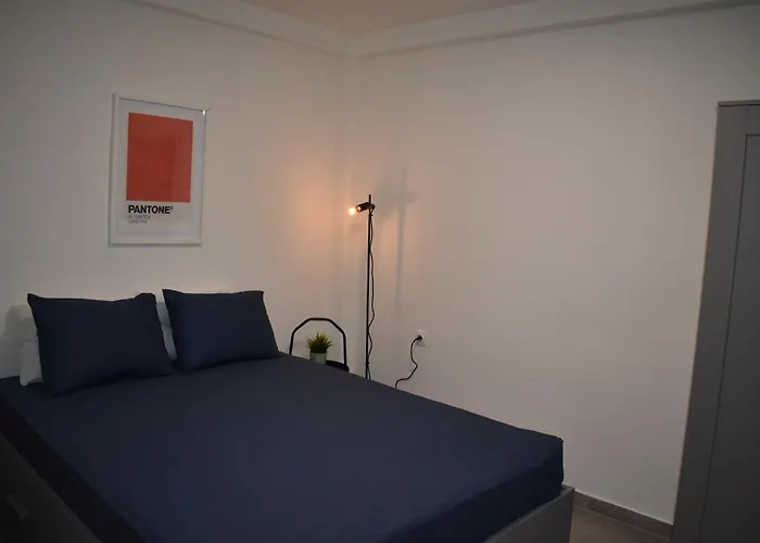 דירה Theros Summer Project