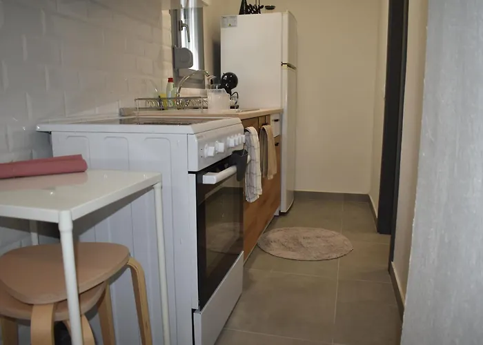 דירה Theros Summer Project